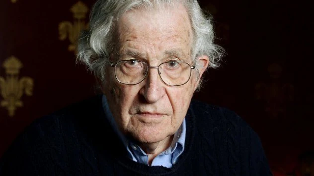 Chomsky: Avrupalı ırkçıdır. Türk ile aynı sokakta yürümez