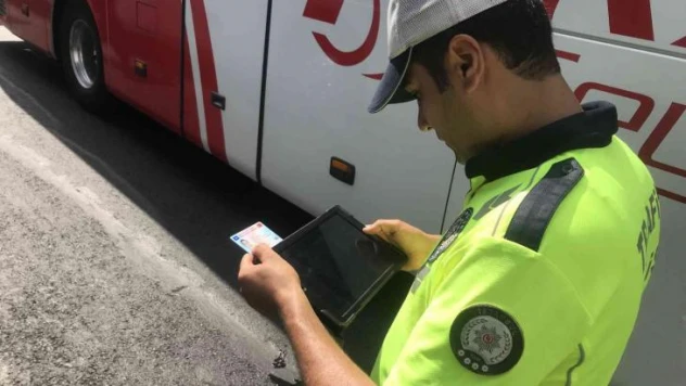İstanbul 15 Temmuz Demokrasi Otogarı'nda otobüs denetimi