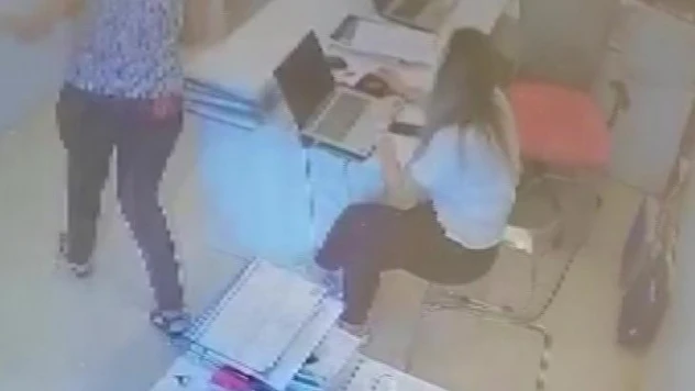 Kadıköy'de, özel okul kaydının iptal bedelini ödemek istemeyen veli, kayıt belgesini alıp kaçtı
