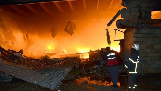 İplik fabrikasındaki yangın kontrol altına alındı