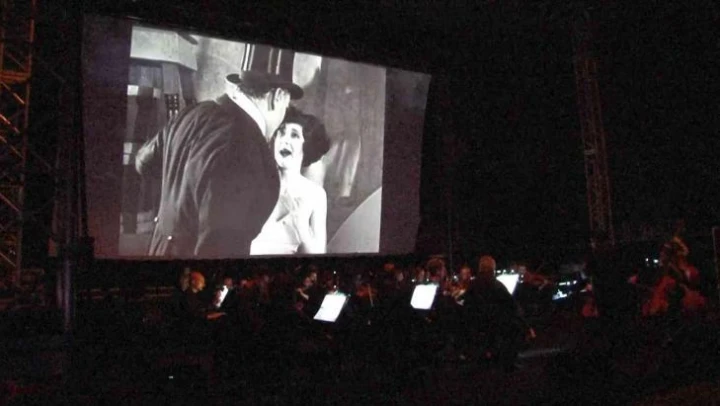 Kadıköy Kalamış Yaz Festivali'nde film gösterimine büyük ilgi
