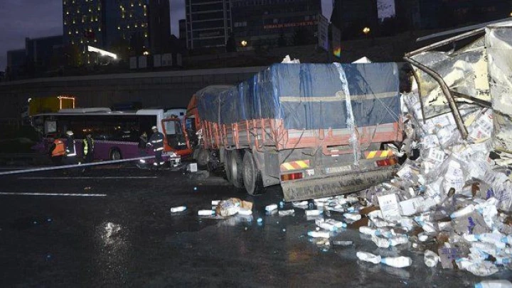 İstanbul'da trafiği gelç eden kaza: 6 yaralı