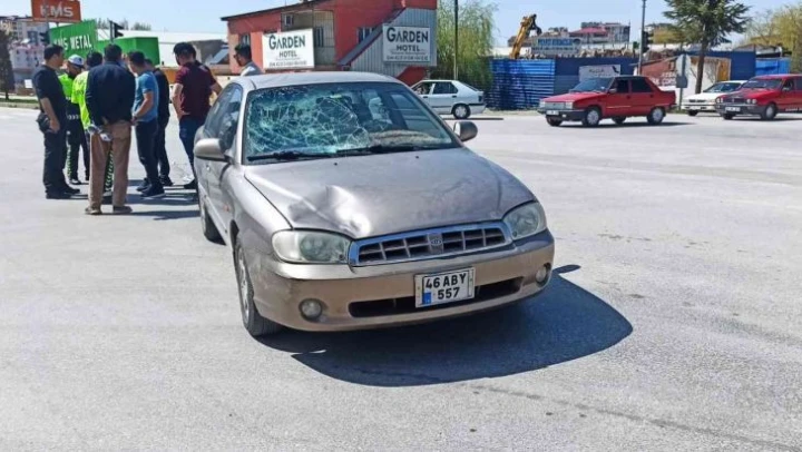 Otomobilin çarptığı yaya yaralandı