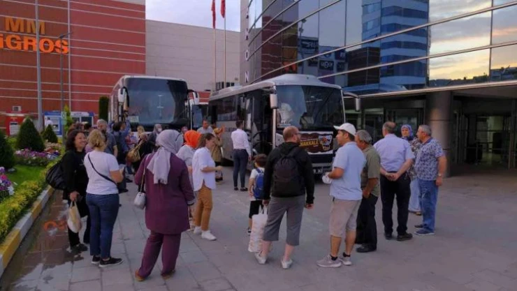 '1915 Şerife Bacı Torunu Çanakkale'ye Gidiyor' temasıyla organize edilen gezide ilk kafile yola çıktı