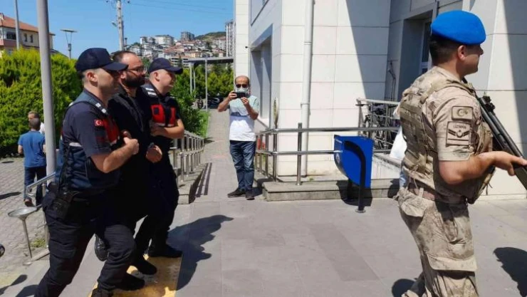 1 kişiyi öldürüp, 2 kişiyi yaralayan katil zanlısı tutuklandı