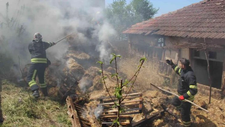 150 saman balyası küle döndü