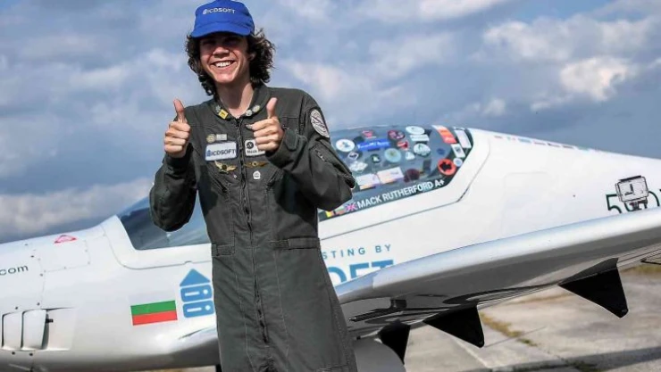 17 yaşındaki pilottan iki dünya rekoru