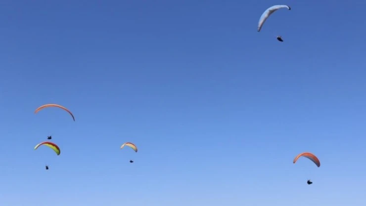 41 paraşütçünün mücadele edeceği yarışma başladı