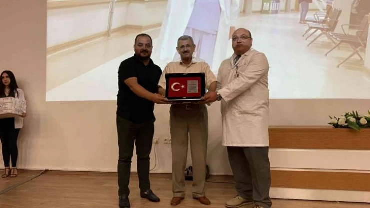 72 yaşında doktorluğa veda eden Latif Hoca: 'Doktorlarımız gitmesin, memleketin onlara ihtiyacı var'