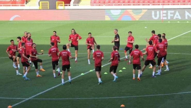 A Milli Futbol Takımı, Litvanya maçı hazırlıklarını sürdürdü