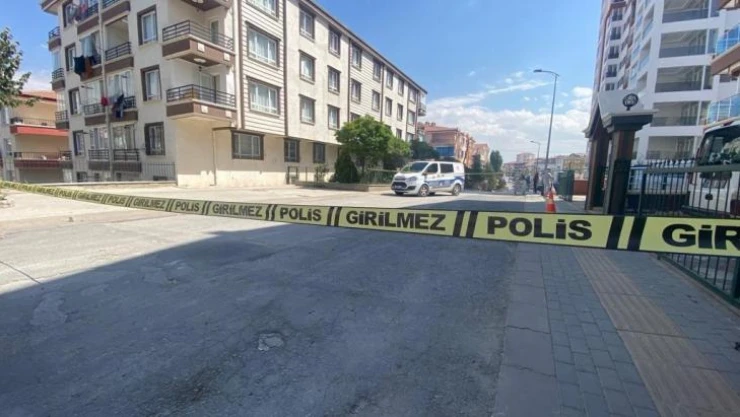 Ablasının ilişkisine karşı çıkan kardeş 2 kişiyi yaraladı