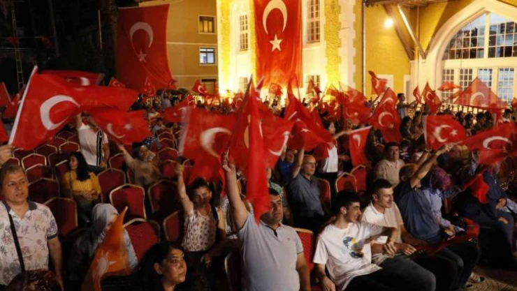 Adana'da 15 Temmuz Demokrasi nöbeti tutuldu