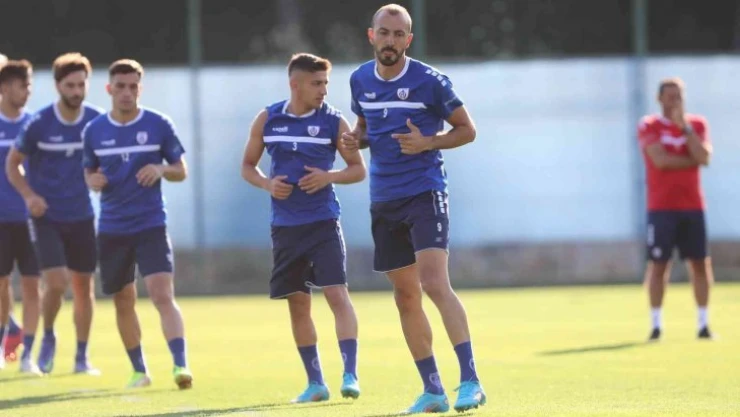 Ahmet İlhan Özek: 'Şampiyon olarak adımızı tarihe yazdırmak istiyoruz'