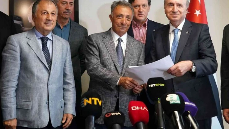 Ahmet Nur Çebi listesini teslim etti