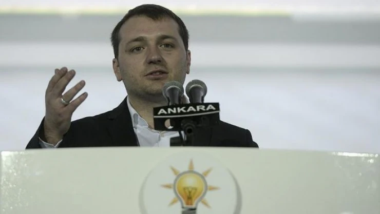 AK Parti Gençlik Kolları Başkanlığı'na Ecertaş seçildi