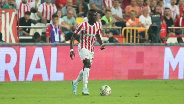 Antalyaspor'da Ndao, Kasımpaşa maçında forma giyemeyecek