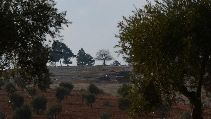 Azez'deki PYD mevzilerine top atışı sürüyor