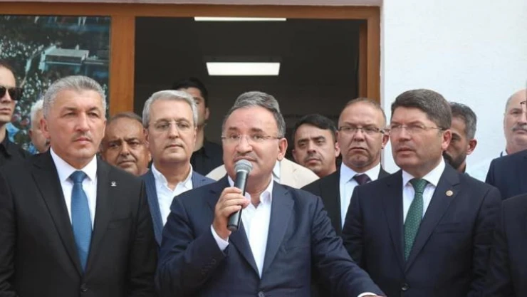 Bakan Bozdağ: 'Kriz ve kaosun olduğu Türkiye vaat ediyorlar'