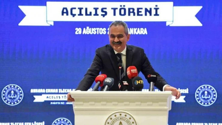 Bakan Özer: 'Eğitim öğretim hazırlığı için 3,1 milyar lirayı okullarımıza gönderdik'