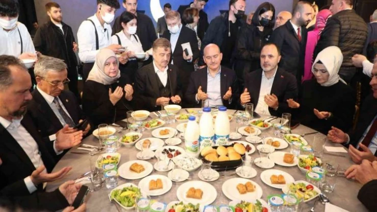 Soylu: 'AK Parti iktidara gelirken ana muhalefetin yaptığı gibi büyükelçilerin kapısında dolaşmadı'