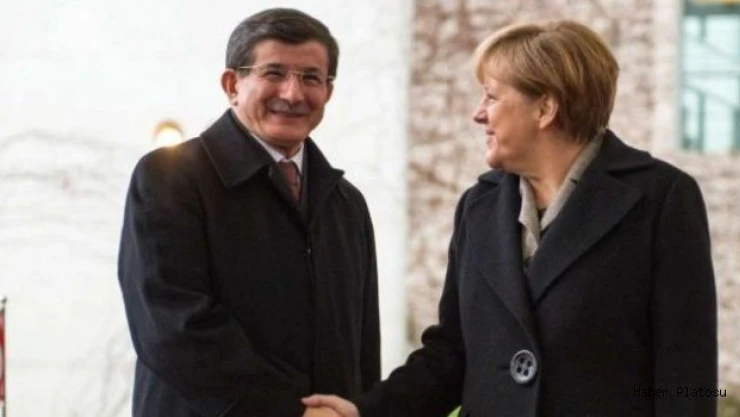 Başbakan Davutoğlu ile Merkel telefonda görüştü