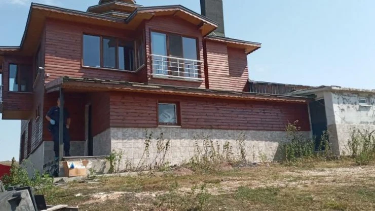 Başkan hırsızları kendi elleriyle yakaladı