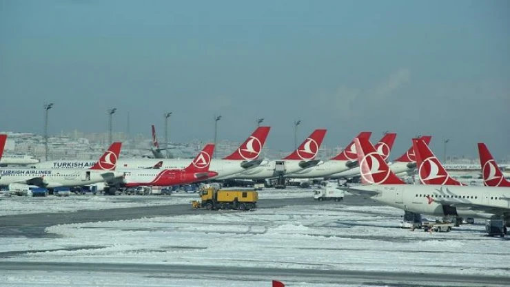 Bazı havayolu şirketleri İstanbul'daki seferlerini iptal etti