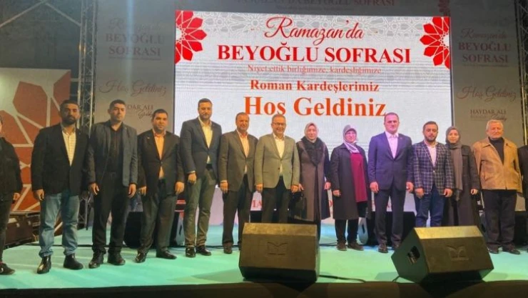 Beyoğlu'nda Roman vatandaşlar iftar sofrasında bir araya geldi