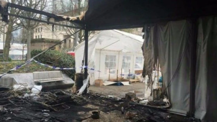 Brüksel'deki PKK çadırı yakıldı
