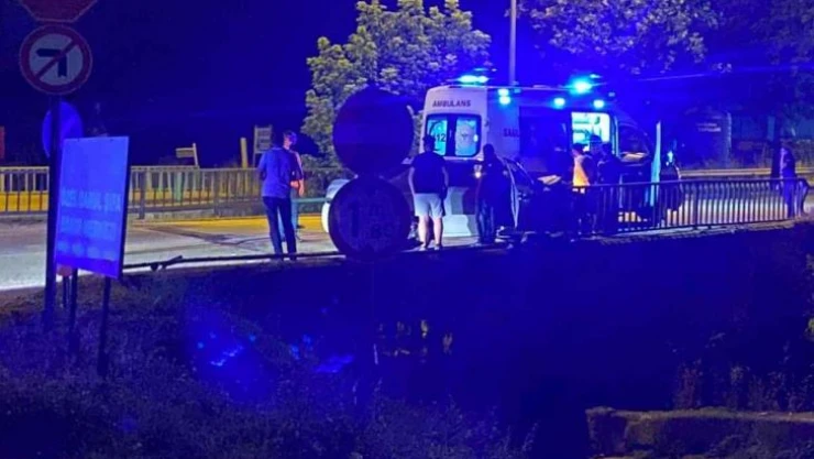 Bursa'da alkollü sürücü demir korkuluklara çarptı: 1 ölü, 1 yaralı