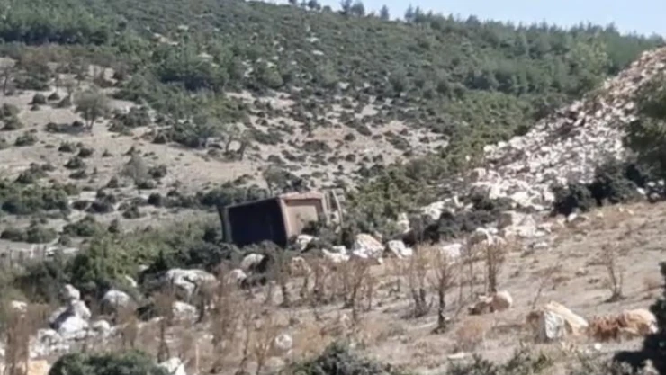 Bursa'da hafriyat kamyonu uçurumdan yuvarlandı