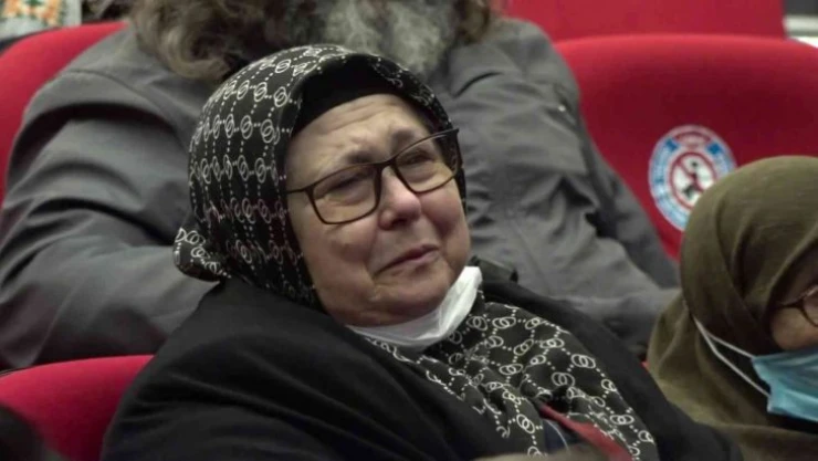 Çanakkale programında şehit eşinin duygulandıran gözyaşları