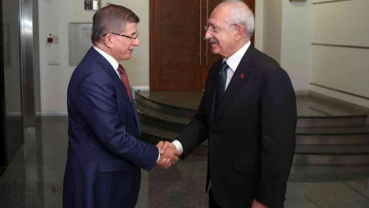 CHP lideri Kılıçdaroğlu, Gelecek Partisi Genel Başkanı Davutoğlu'nu ağırladı