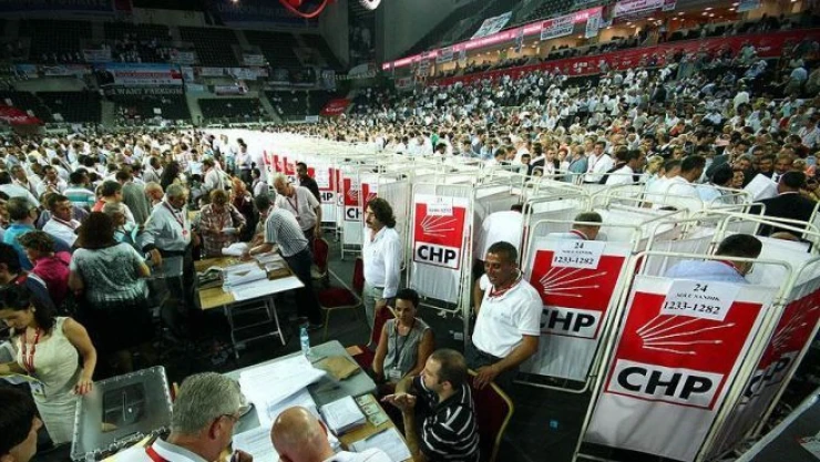 CHP, şubatta iki kurultay yapacak