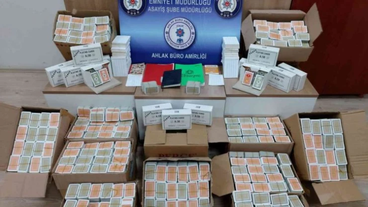 Çorum polisinden dernek binasına kumar baskını