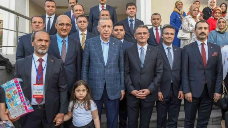 Cumhurbaşkanı Erdoğan'dan Van Valiliğine ziyaret
