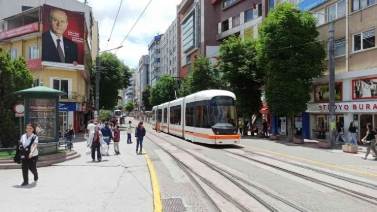 Cüneyt Arkın'ın ölümü memleketi Eskişehir'i yasa boğdu