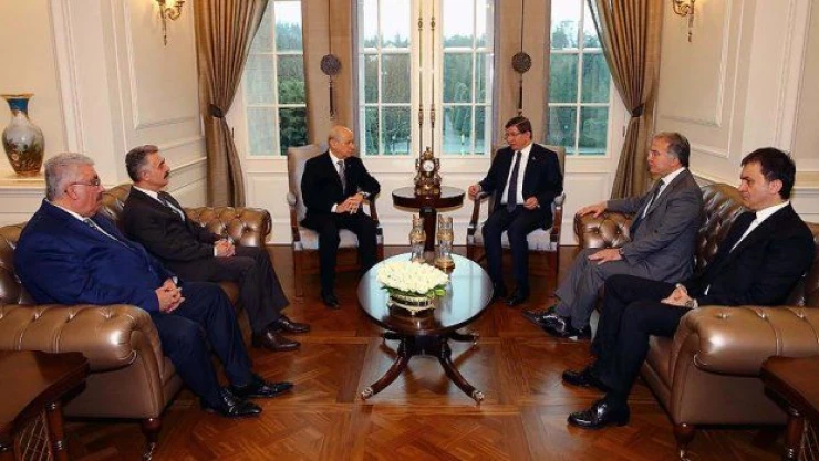 Davutoğlu ile Bahçeli görüştü... Gündem &quotterör"