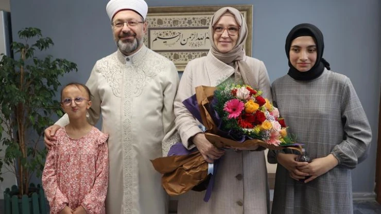 Diyanet İşleri Başkanı Erbaş, görme engelli hafızlık öğrencilerinin yıl sonu etkinliğine katıldı