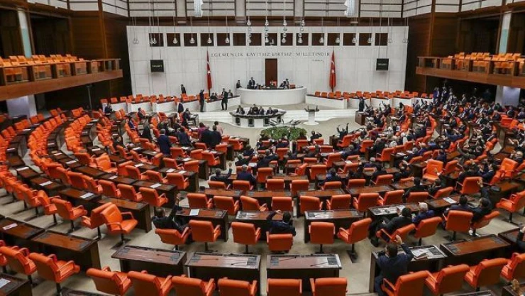 Doğum yapan memur ve işçilere yeni haklar