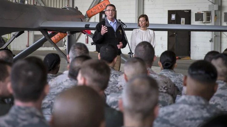 Düğün değil bayram değil ABD Savunma Bakanı Carter İncirlik Üssü'nde!