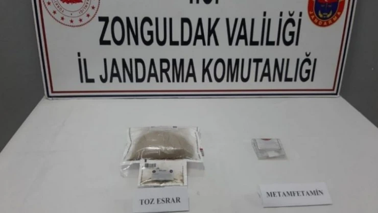 Durdurulan otobüsteki yolcudan uyuşturucu çıktı