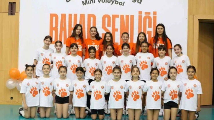 Eczacıbaşı Ayazağa Spor Okulu, Mini Tigers Voleybol Şenliği düzenledi