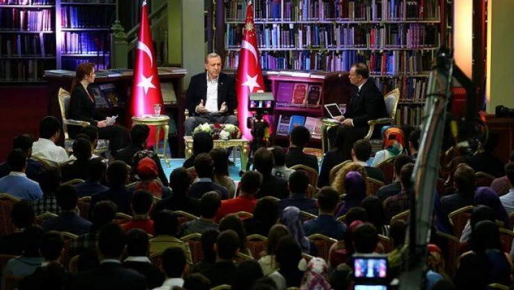 Erdoğan, Silahhane'de gençlerle buluştu
