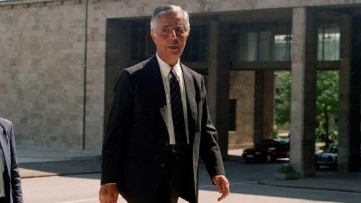 Eski Devlet Bakanı Kamran İnan vefat etti