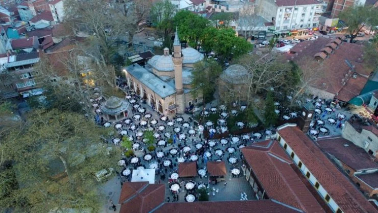 Eski ramazanların coşkusu İnegöl'ü yeniden sardı