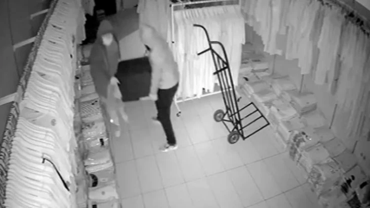 Fatih'te 11 milyonluk hırsızlık kamerada