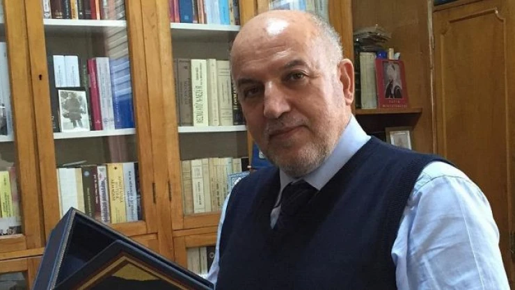 Fatih'in Divanı İngilizcede