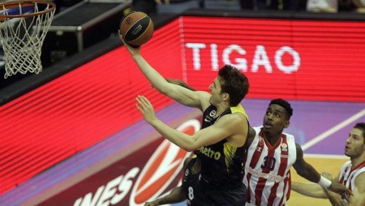 Fenerbahçe Sırbistan'dan galibiyetle dönüyor