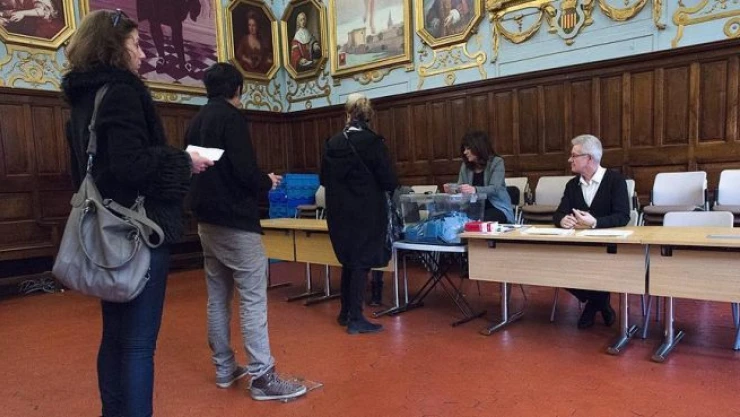 Fransa'da bölgesel seçimlerin kesin sonuçları açıklandı